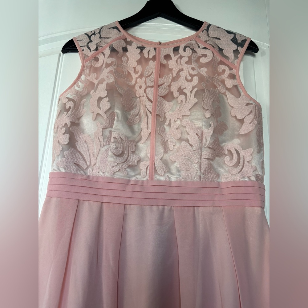Women’s Little Mistress of London Blush Pink Floral Detail Chiffon Dress Size 8 - Picture 3 of 12